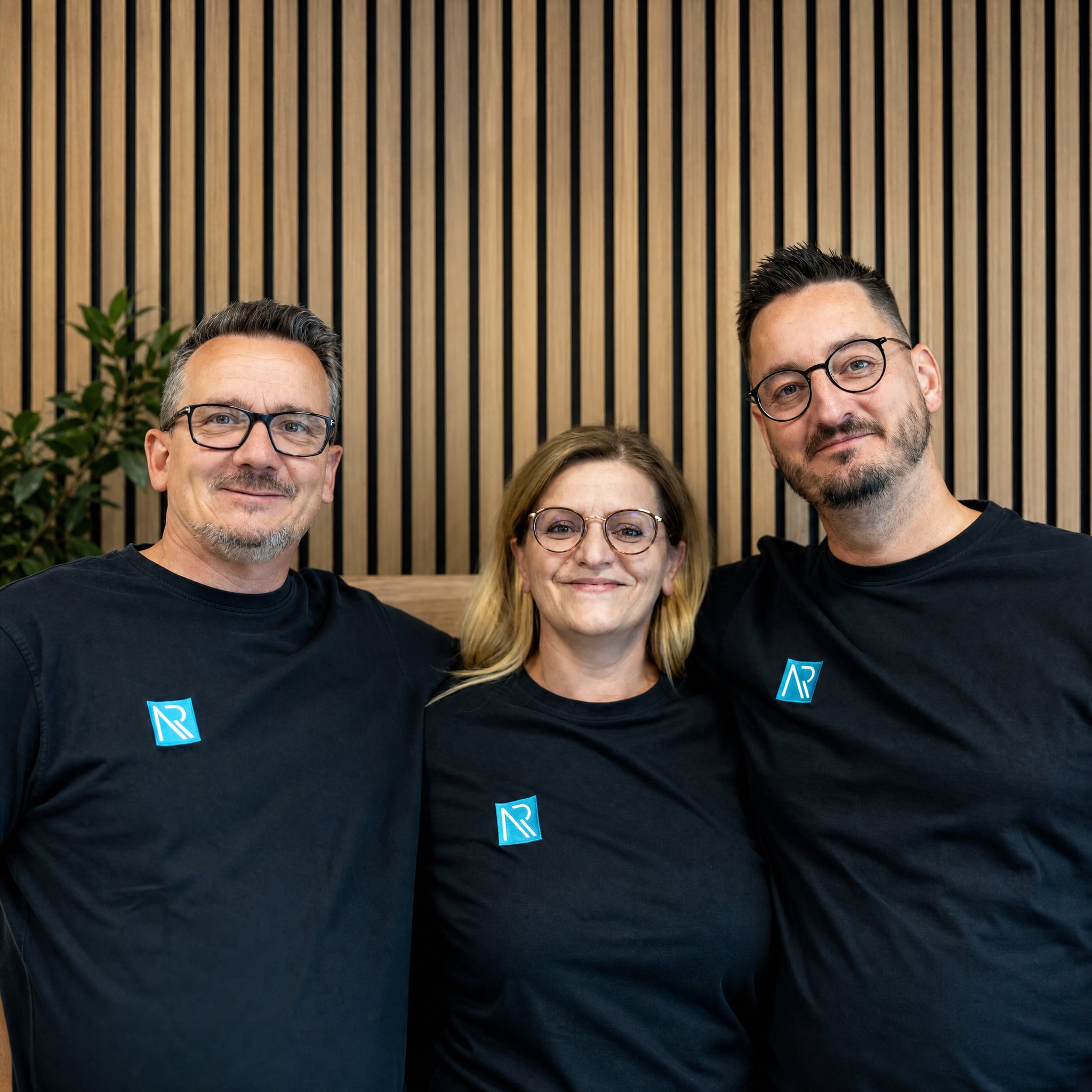 Markus Normann, Arianita Lulaj und Frank Ruggiero im Büro in Westerburg